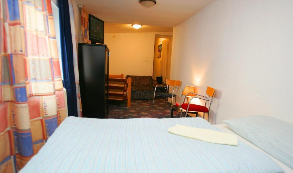 Hostel 021 Novi Sad Bilik gambar