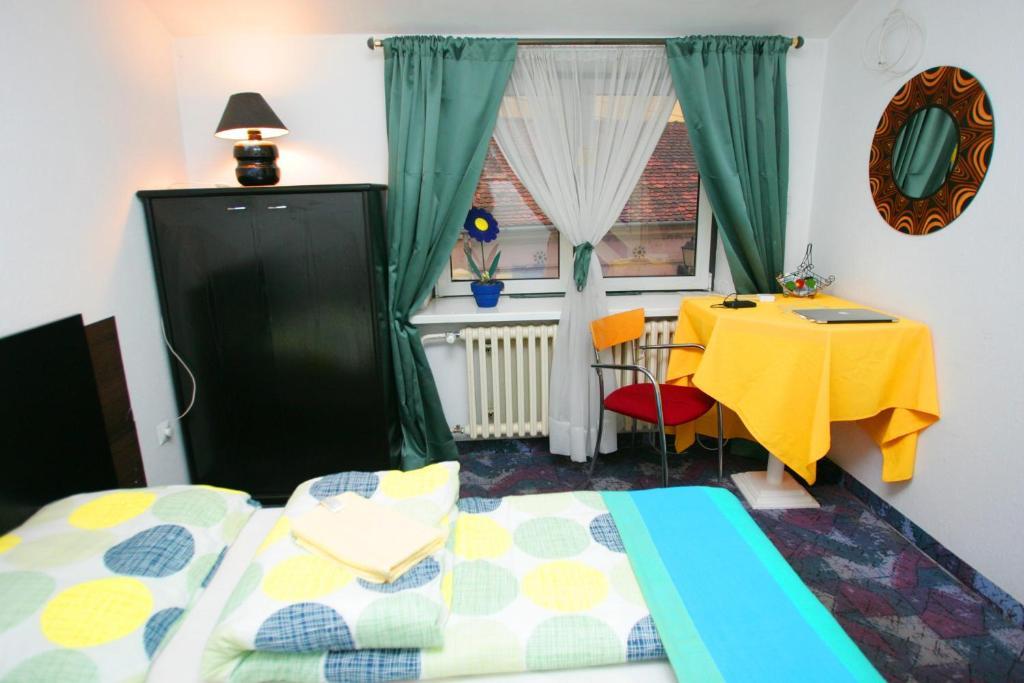 Hostel 021 Novi Sad Bilik gambar
