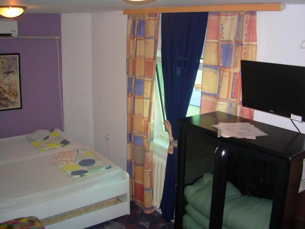 Hostel 021 Novi Sad Luaran gambar