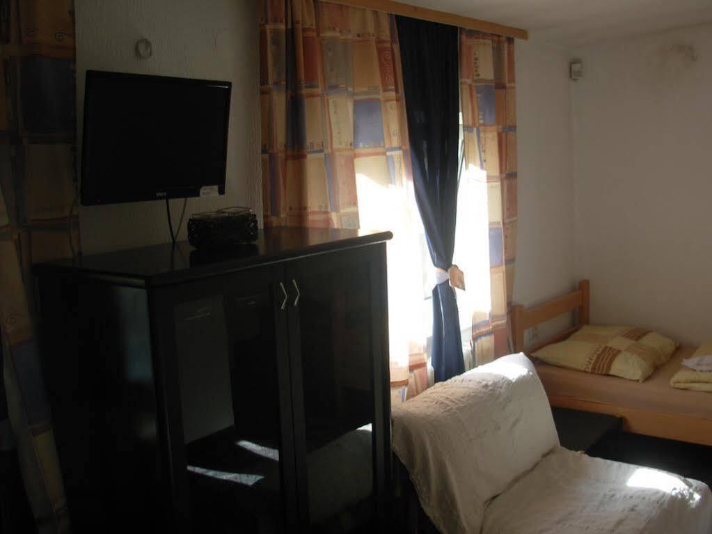 Hostel 021 Novi Sad Luaran gambar